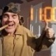 Bei Flyerpilot wird eine Lady rasiert! (VisualBlog)