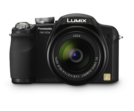 Lumix DMC-FZ18 (von vorn)