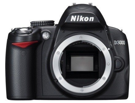 Nikon D3000: Gehäuse von vorn