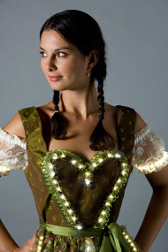 „Leucht-Dirndl“