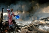 Gaspipeline-Explosion, Lagos, Nigeria (Akintunde Akinleye, Nigeria, Reuters)