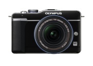 Olympus Pen E-PL1: Front mit M. Zuiko Digital ED 14—42 mm ƒ1:3,5-5,6