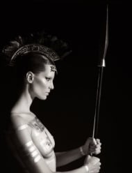 Pirelli-Kalender 2011: Iris Strubegger als Athene (Pirelli-Kalender 2011, Karl Lagerfeld)