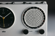 Braun-Uhrenradio „ABR 21 signal radio“, 1978 (Detail, Design: Dieter Rams und Dietrich Lubs (Foto: Koichi Okuwaki))