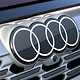 Audi harmonisiert visuelles Erscheinungsbild und stellt auch das Emblem am Fahrzeug auf eine… (Design Tagebuch)