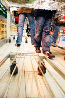 Einkaufswagen erblickt Supermarkt – Köln 2005