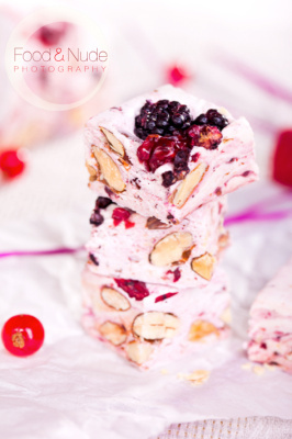 Italienisches Beeren-Nougat