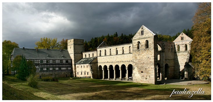 Klosterruine Paulinzella (aus 2 Bildern mit unterschiedlicher Belichtung)