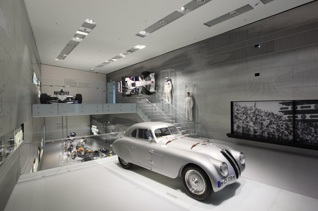BMW Museum Flachbau; Exponat Mille Miglia