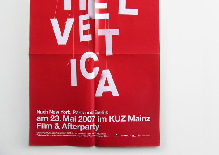 Helvetica in Mainz – Plakat innerhalb des Erscheinungsbilds einer Filmvorführung