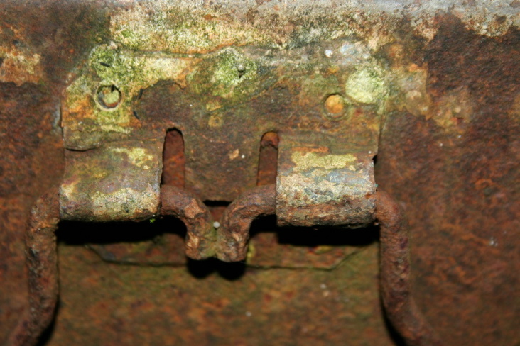 Mülleimergriff mit Rost
