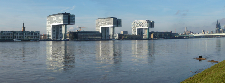Januar 2011 erstes Hochwasser des Rheinauhafens