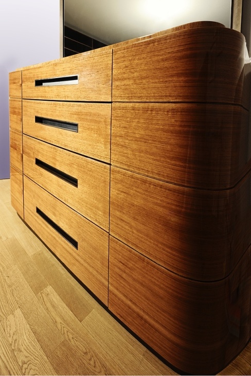 Chest of drawers