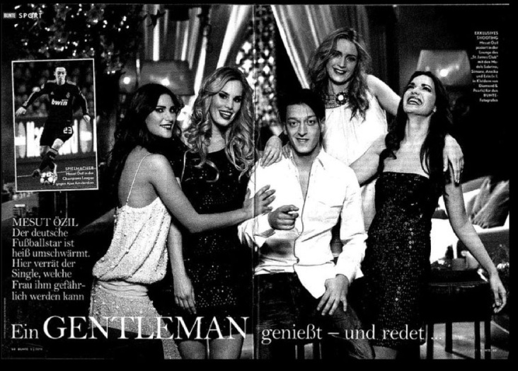 Exclusives Shooting mit Fußballstar Mesut Özil  Die Models Models Sabrina (links), Jasmin Simone (2. v. links) und Erin (ganz r