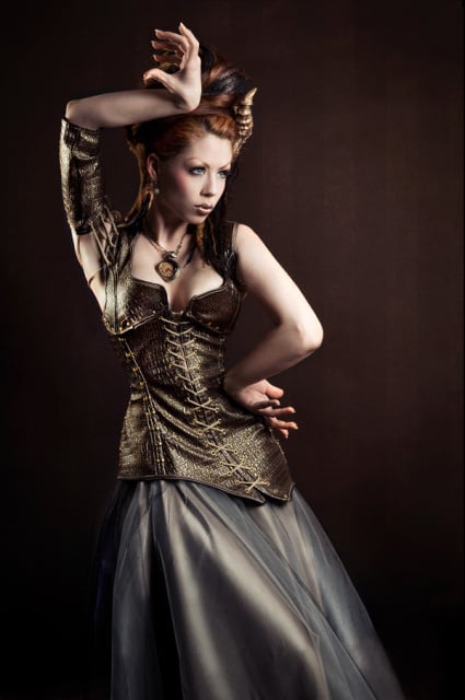 Fashion: Elfenrausch, Model: Ophelia Overdose