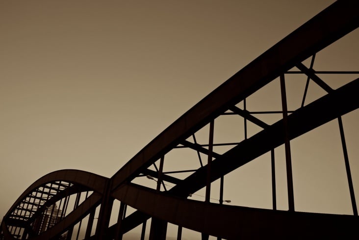 Elbrücke auf Sepia