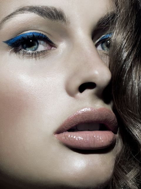 Make Up: Anna Tsoulcha Model:Hannah B Fotograf: Krystina Woldanowski