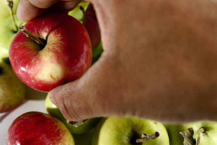 Apfel essen