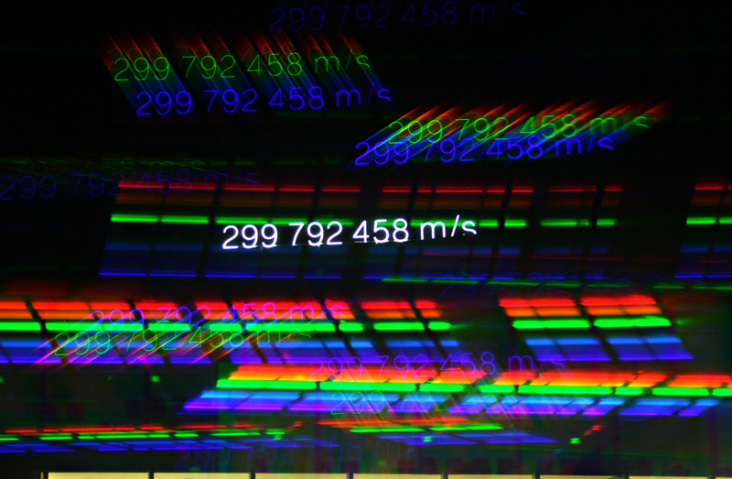 Licht Fotografie mit Spektraleffekt – Installation in Bregenz