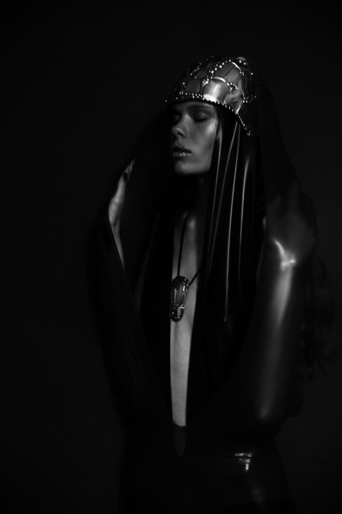 PHOTOGRAPHY: Roman Walczyna  JEWELLERY DESIGN: Michael Uhlig  STYLING & DESIGN: Beata Isabella Nitzke  MODEL: Pia Germann