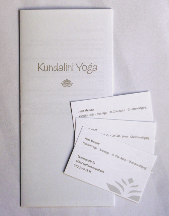 Yogakurse – Flyer und Visitenkarte