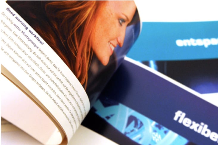 Eine Broschüre für syneticon –  Kölner IT-Dienstleister für Kunden mit Filialisierung.