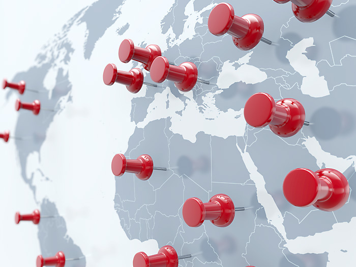 Weltkarte als Pinnwand – internationales Business: 3D Illustration / 3D Grafik