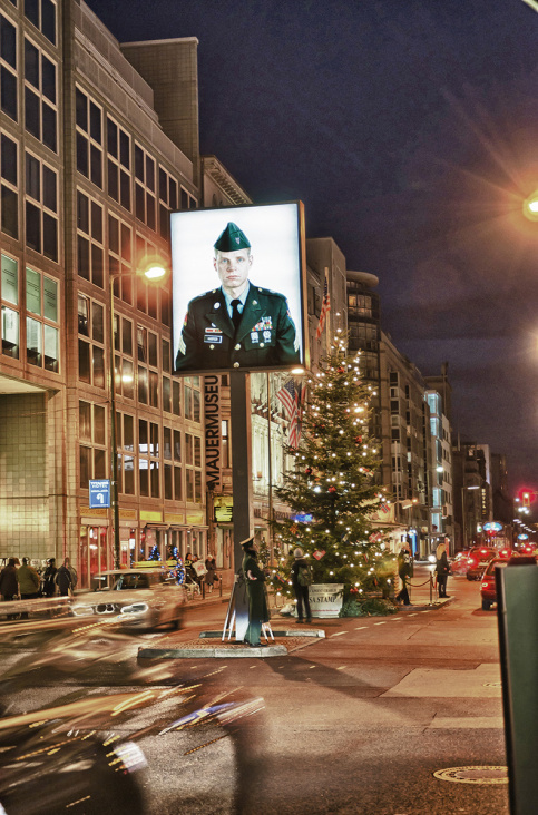 HDR Berlin Checkpoint Charlie