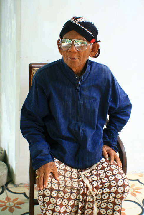 cambodian man with sunglasses