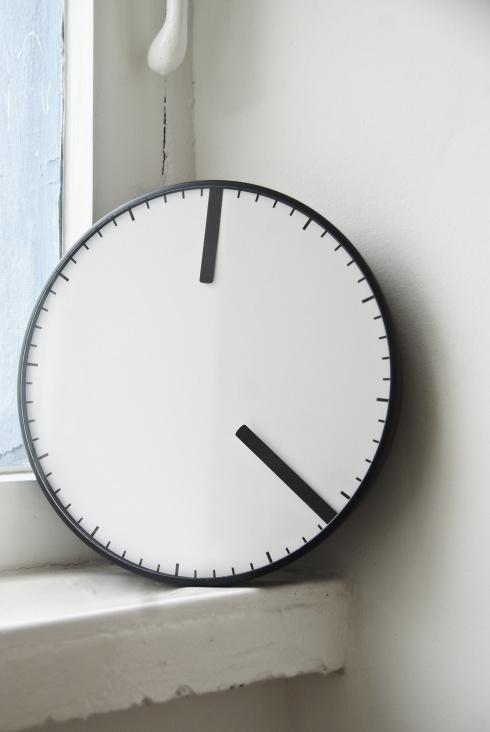 CLING CLOCK