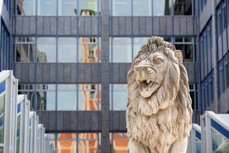 Der bayerische Löwe bewacht die Landesbank