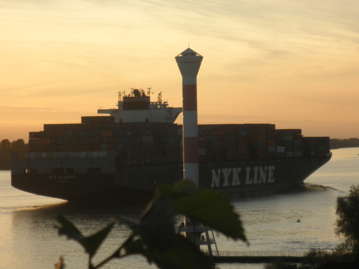 Containerschiff  NYK OLYMPUS