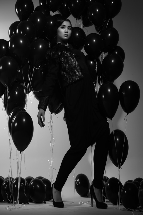 99 Black balloons