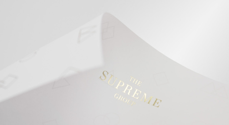 The Supreme Group Briefpapier mit Praegung