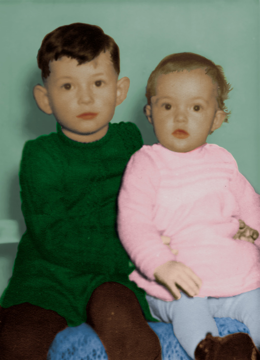 Brüderchen und Schwester coloriert nach einer sw-Aufnahme 1954