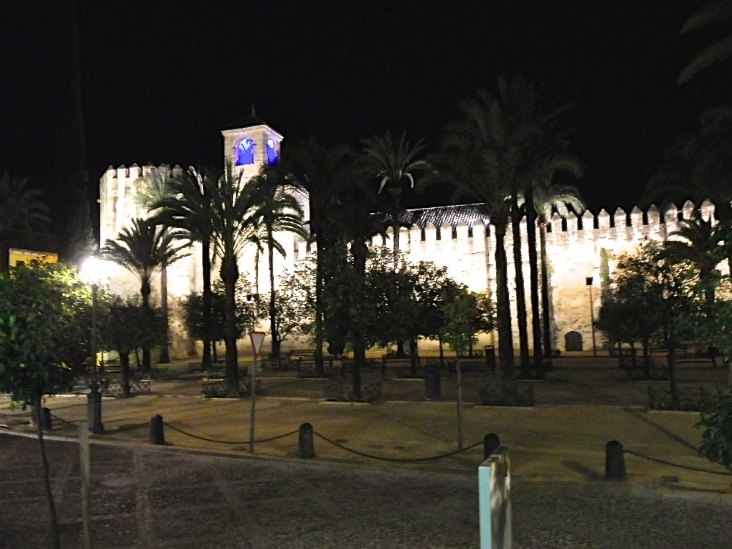 Burg bei Nacht, ehemaliger Sitz der Inquisition, Cordoba