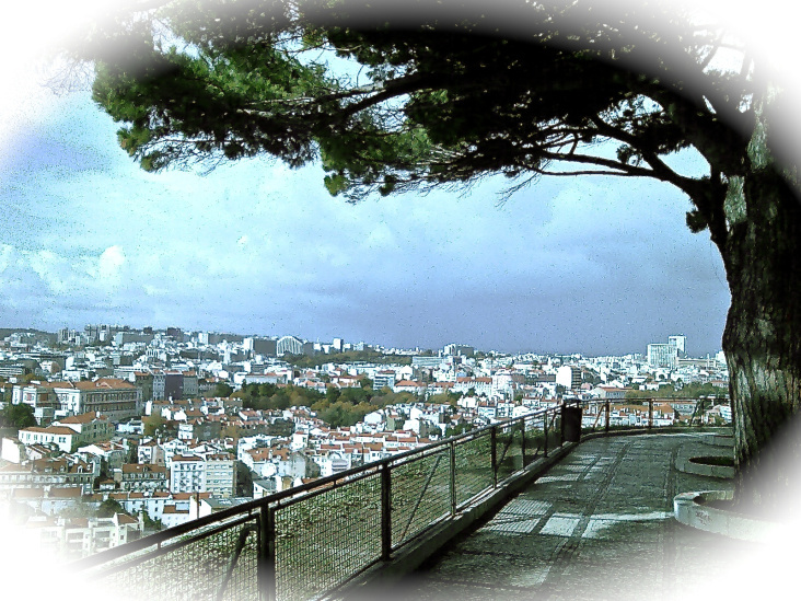 Blick vom Schloss auf Lissabon