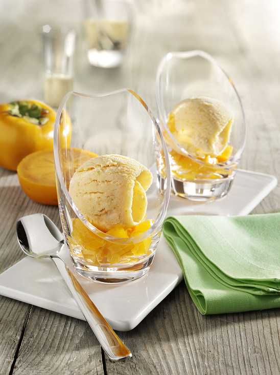 Kaki-Eis mit Orangenlikör