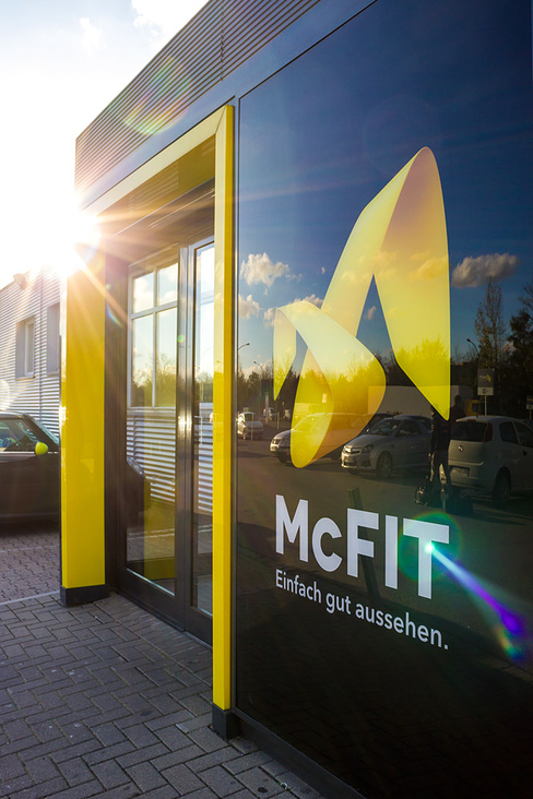 Außenwerbung für die McFIT GmbH