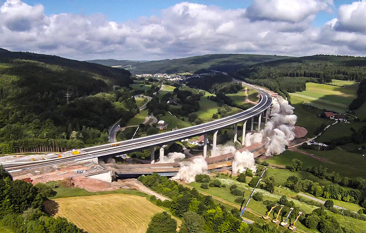Luftbild Drohne Sprengung Sinntalbrücke