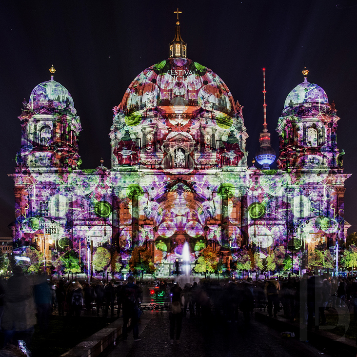 Der Berliner Dom beim Festival of Lights