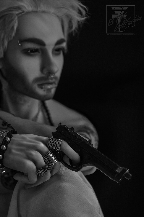 Bill Kaulitz ‚Love who loves you back‘ Shot