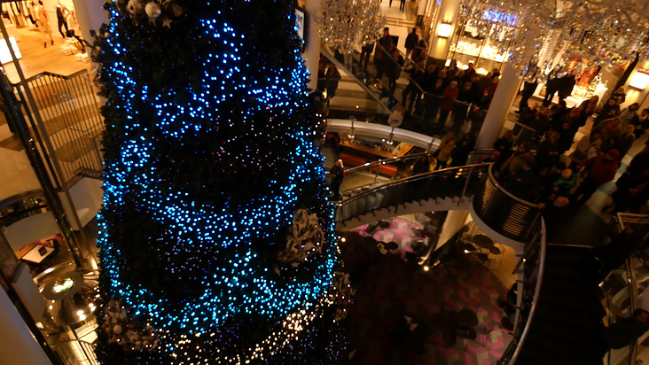 Schadowarkaden Düsseldorf – Bespielung des großen Weihnachtsbaums