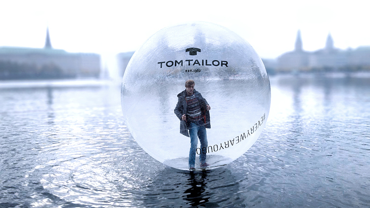 Tom-Tailor-Guerilla-Marketing-Ball-Alster-Design-Orange-Cube-Werbeagentur-Hamburg-16zu9-IMG-20161022-WA0132