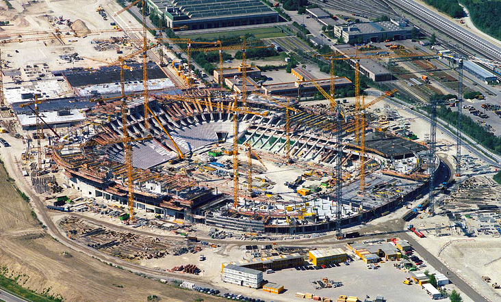 Arena Baufortschritt 2003. Noch zwei Jahre bis zum ersten Fußballspiel.