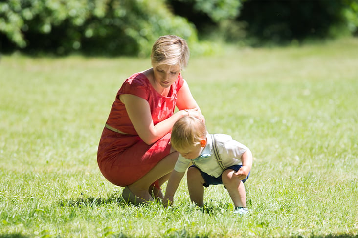 Mutter mit Kind im Spreewald