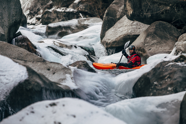 Crushed Ice – Extreme Winter Kayaking