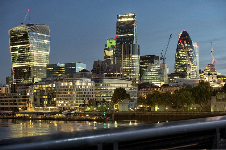 Architekturfotografie  –  Nachtaufnahme  –  Bank Side – London