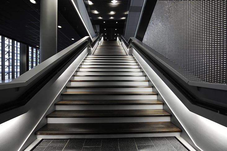 Architekturfotografie  –  Treppenaufgang – Messe Frankfurt