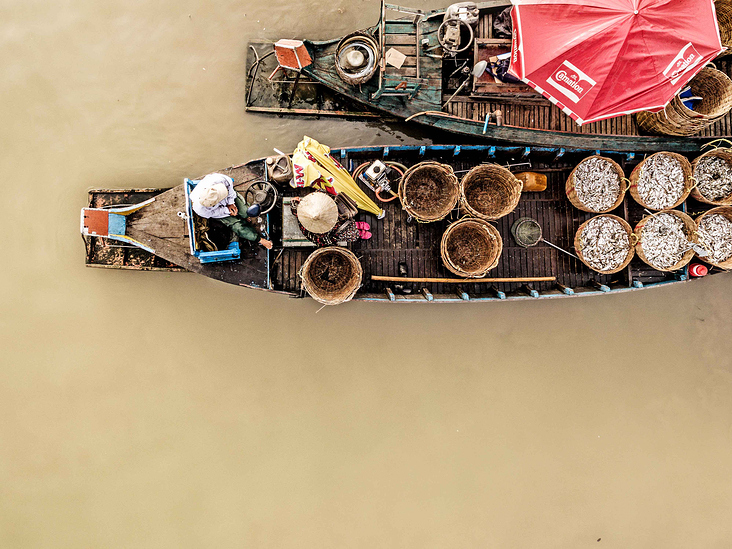 Fischerboot, Kampong Chhnang, Kambodscha, Luftbild mit einer Drohne